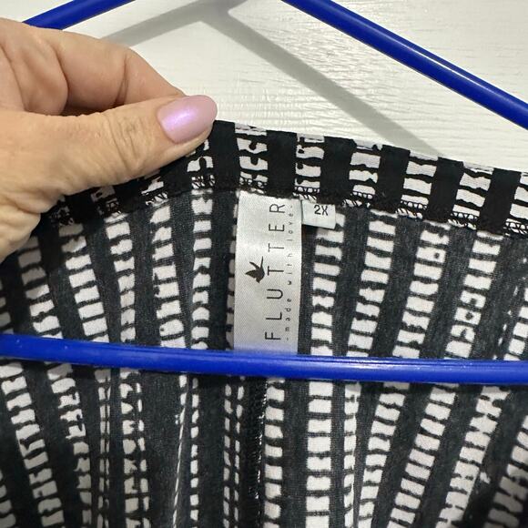 Flutter, Kiki, boutique, oversize printed tunic pockets, plus size 2X - Picture 6 of 10